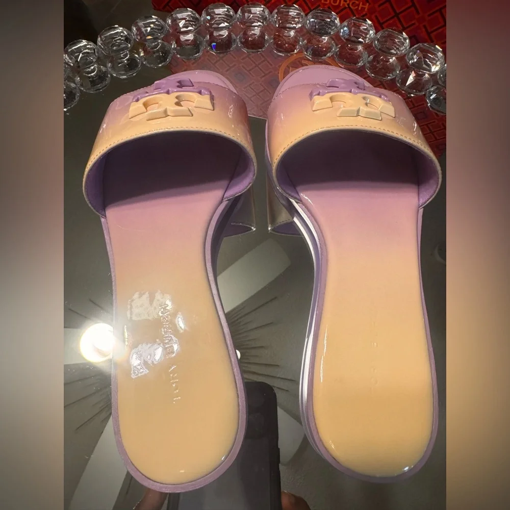 Tory Burch Everly Slide Flat Soft Patent Leather Sweet corn/Lavender Cloud. SZ 5